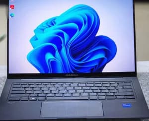 Asus Zenbook i7 16GB 512GB Touchscreen