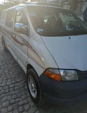 Toyota Hiace Dolphin Half Van