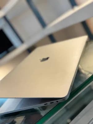 Apple MacBook Pro