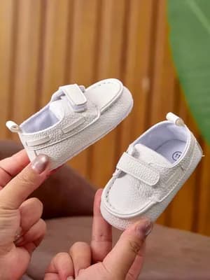 Boys casual walking shoes