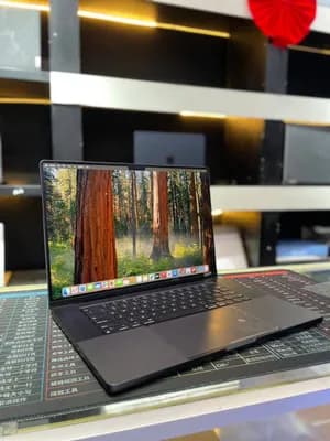 Apple MacBook Pro M4 Pro 16-inch