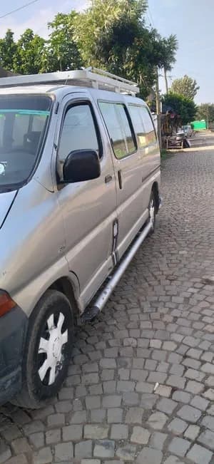 Toyota Hiace Dolphin Traveler 2006