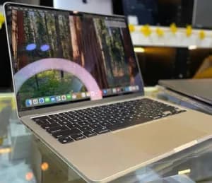 MacBook Air M3, Starlight