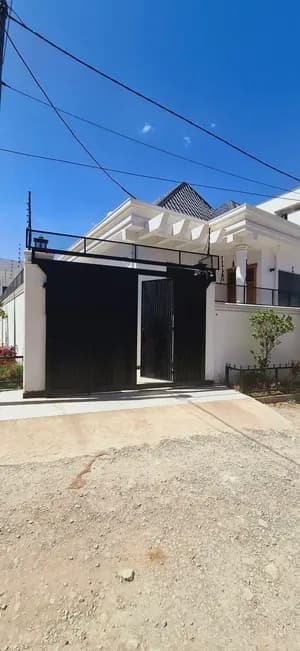 Villa House for Sale in Summit