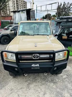 Toyota Land Cruiser Single 2010