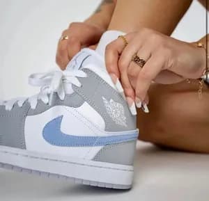 Nike Air Jordan 1 Mid Wolf Grey
