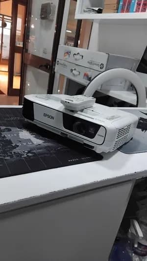 Brand New Epson EB-X31 Projector