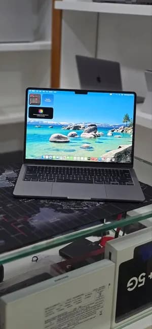 Apple MacBook Air M2 2022