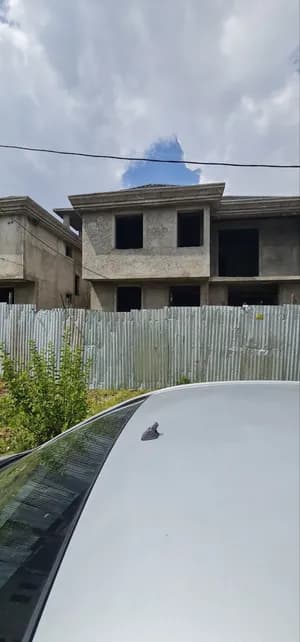 ቤት 250 ካሬ