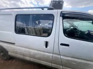 Toyota Hiace Dolphin Half Van