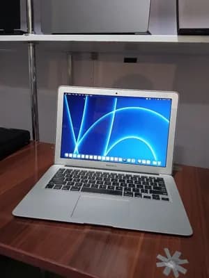Apple MacBook 13 inch Early 2015