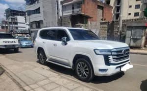 Toyota LandCruiser 300 VXR 2023