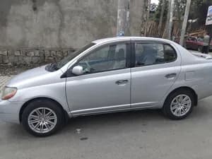 Toyota Platz 2001