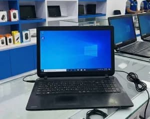 Toshiba 14 inch 4GB 500GB used