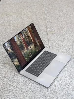 Apple MacBook Pro M1 16-inch
