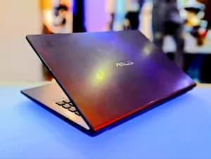 Asus Laptop 1300 4GB RAM 256GB SSD 15.1"