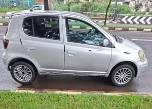 Toyota Vitz 2003