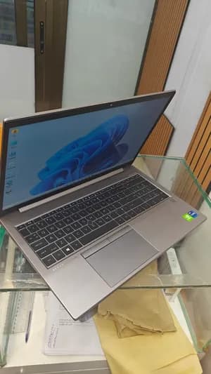 HP ZBook Firefly G8 Workstation