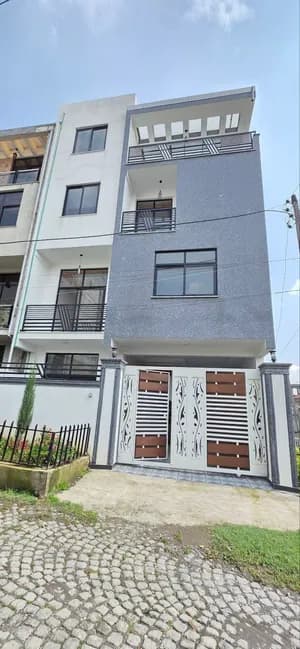 ቤት 94 ካሬ