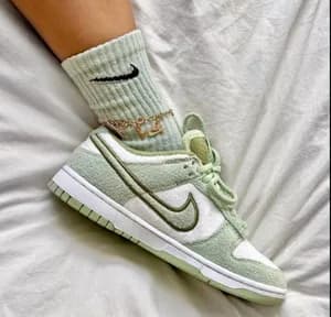 Nike Dunk Low SE Honeydew