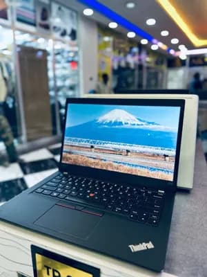 Lenovo ThinkPad X390 i5 8GB 256GB