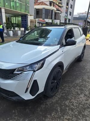 Peugeot 5008 2021 1.2 Puretech