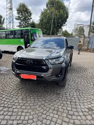 Toyota Invincible King Cab 2021