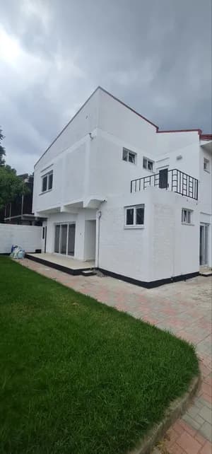 የሚሸጥ ቤት አያት 300 ካሬ