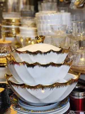 መርከብ በሸክላ የወጥ ሳህን