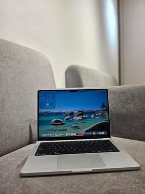 Apple MacBook Pro 14-inch M5