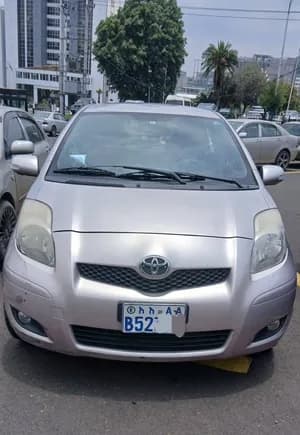 Toyota Yaris compact 2010 1.0L