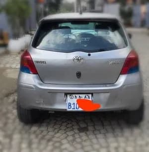 Toyota Yaris Compact 2010 1.0L