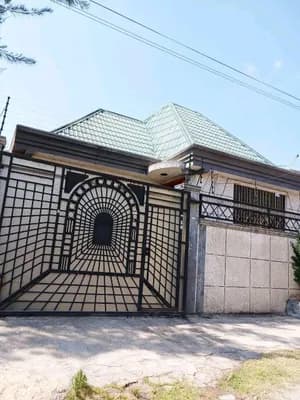 Villa House for Sale in Summit
