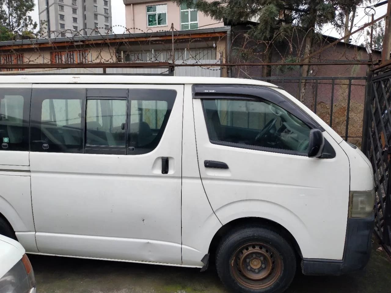Listing photo 8