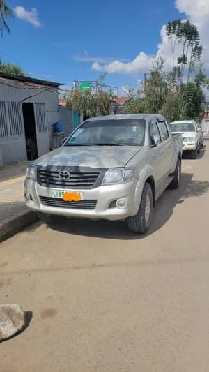 Toyota Hilux Double Cabin Rental