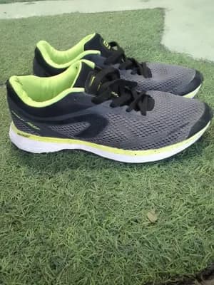 Kelenji Running Shoes Size 42