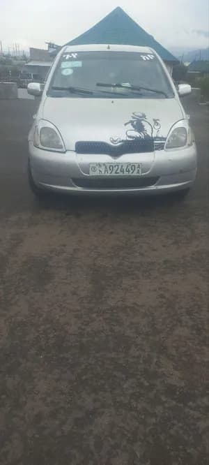 Toyota Vitz Yaris 1999 1.0L