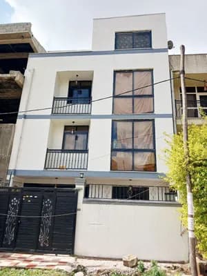 House for Sale in Summit 72