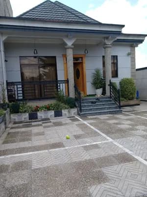 Modern 5 Bedroom Villa Summit