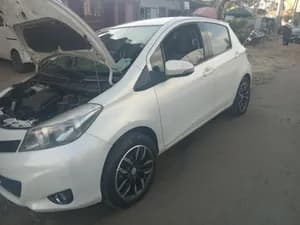 Yaris jewela Compact