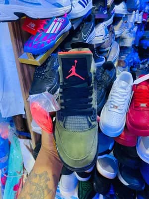 Jordan 4 Retro