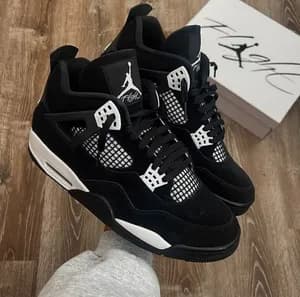 Air Jordan 4 Retro White Thunder