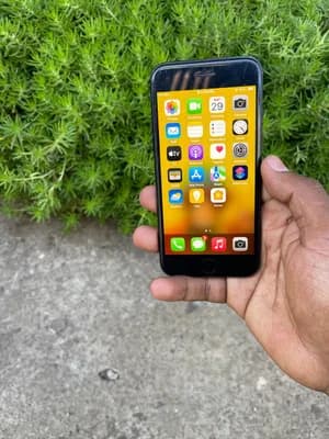 Apple iPhone SE 64GB