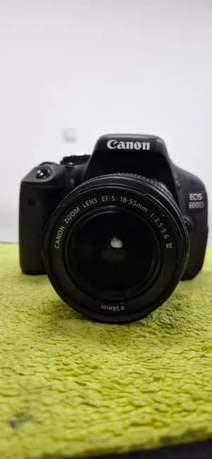 Canon EOS 600D with 18-55mm Lens