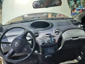 Toyota Vitz 2002