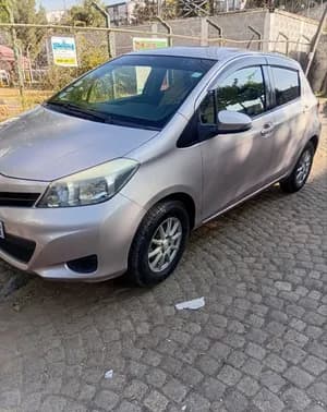 Toyota Yaris Compact 2011 Automatic