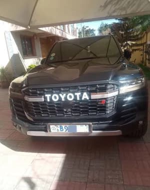 Toyota Land Cruiser VXR 2020