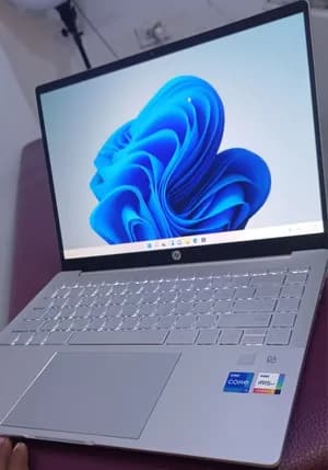 HP Pavilion Plus 14 i5 Laptop