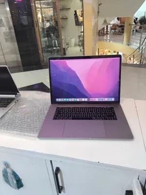 Apple MacBook Pro 2017 15 Inch