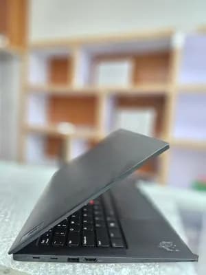 Lenovo ThinkPad X1 Carbon